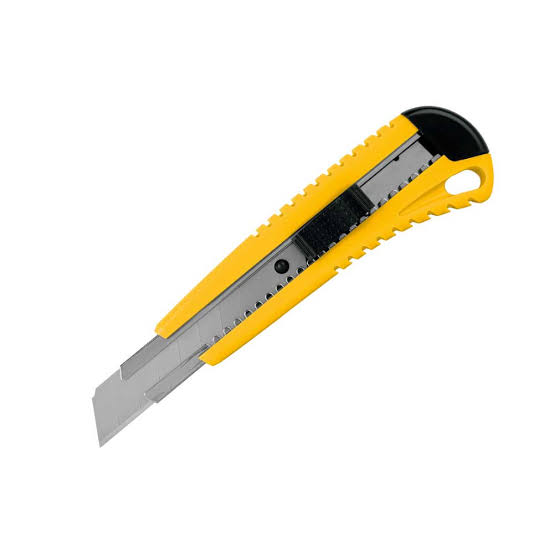 Cutter Plástico de 18 mm Truper